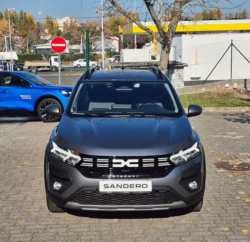 dacia_sandero_21738566795.jpg